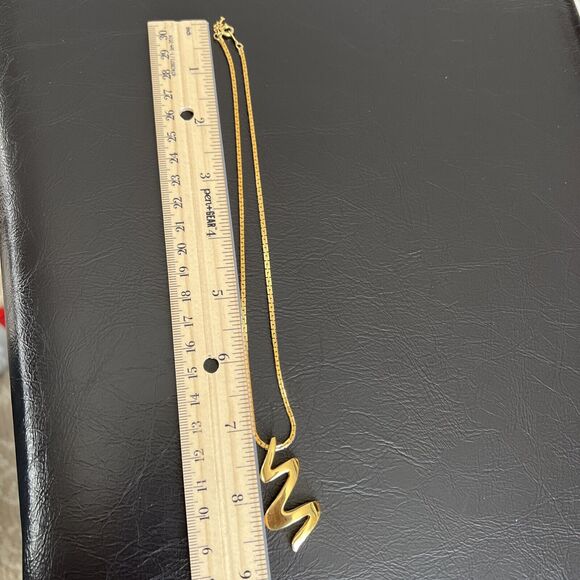 Trifari Scribble Pendant Link Necklace Gold Tone - Picture 5 of 6